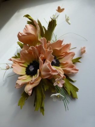 Оживляем цветы с помощью фоамирана: что это такое, и как материал используется для рукоделия