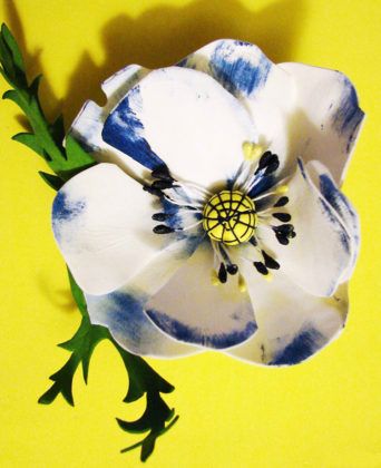 Оживляем цветы с помощью фоамирана: что это такое, и как материал используется для рукоделия