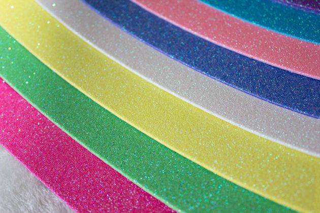 Оживляем цветы с помощью фоамирана: что это такое, и как материал используется для рукоделия