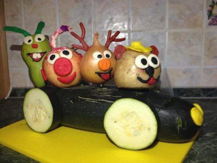 Фруктово-овощные Смешарики Поделки из овощей и фруктов в детский сад: смешарики на машине