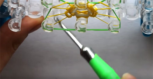  Что можно сплести из резинок: новые техники плетения в фото и видеоинструкциях