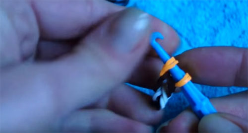  Что можно сплести из резинок: новые техники плетения в фото и видеоинструкциях