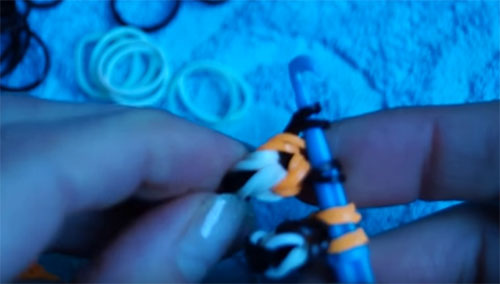  Что можно сплести из резинок: новые техники плетения в фото и видеоинструкциях