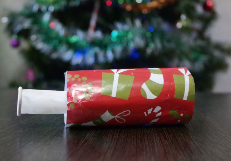 Как сделать хлопушку из бумаги: пошаговое описание изготовления и мастер класс для начинающих