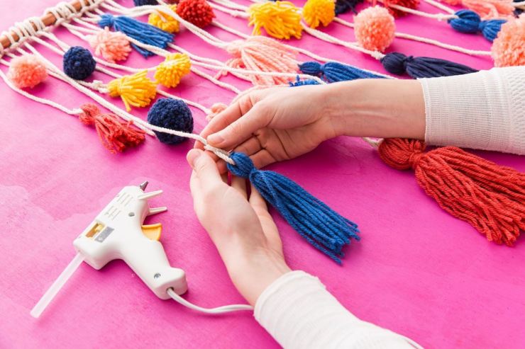 Помпон из ниток своими руками - 90 фото и видео мастер-класс как правильно сделать помпон из пряжи