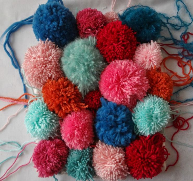 Помпон из ниток своими руками - 90 фото и видео мастер-класс как правильно сделать помпон из пряжи