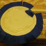 Режем края и приклеиваем