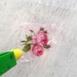 Наклеиваем