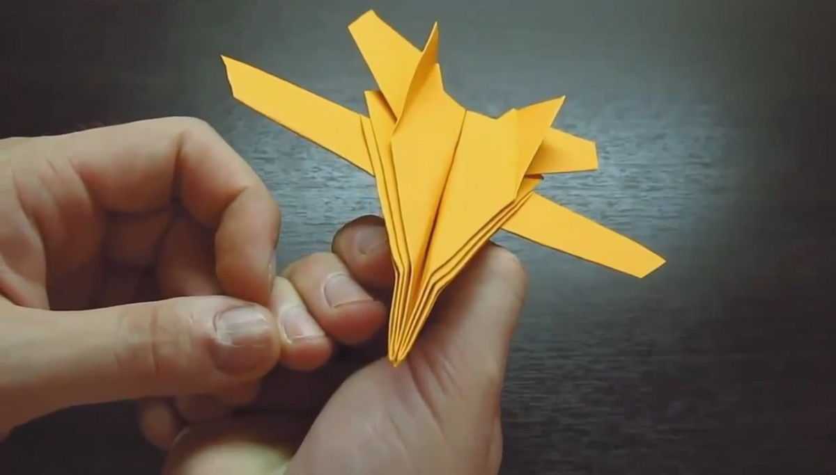Как сделать самолет из бумаги, который далеко летает… Простое изготовление самолетика