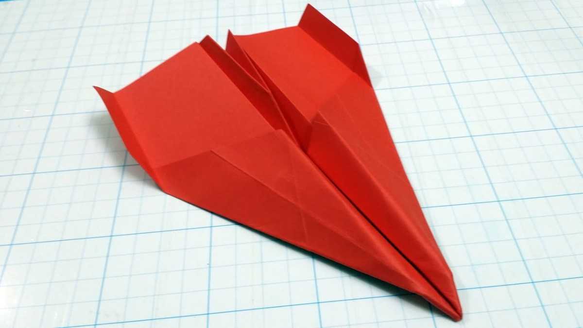 Как сделать самолет из бумаги, который далеко летает… Простое изготовление самолетика