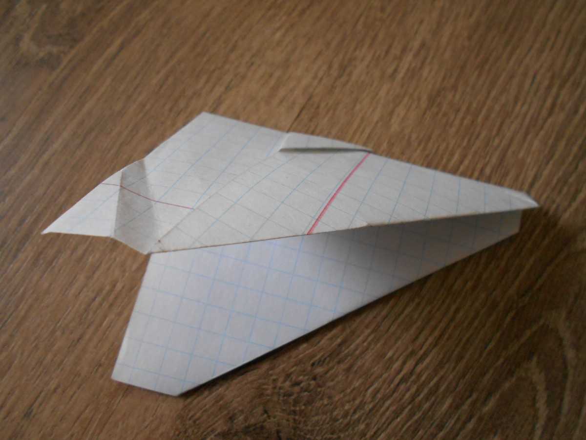 Как сделать самолет из бумаги, который далеко летает… Простое изготовление самолетика