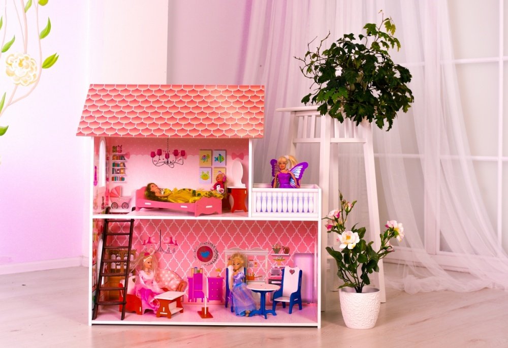 Горшок с цветком на полу