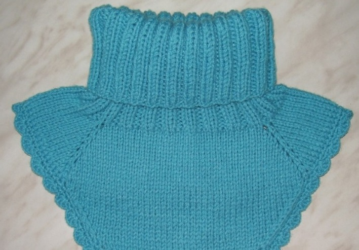 универсальная манишка связать манишку для женщины спицами