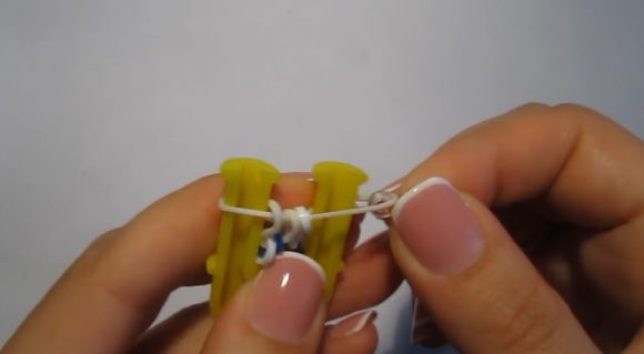 Завершение плетения браслета «Паучок»