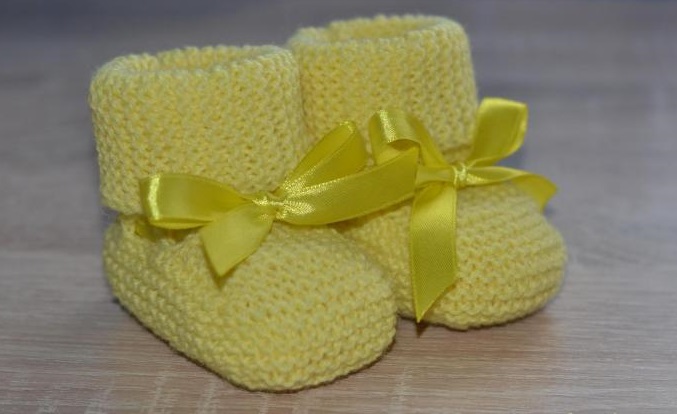 Пинетки спицами для новорожденных : схемы и описание для начинающих с фото