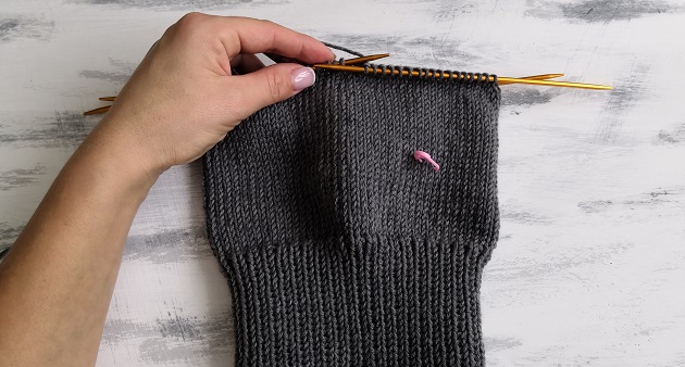 Мужская шапка спицами (110 фото): схемы с описанием и пошаговыми инструкциями