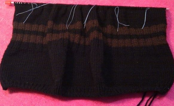 Мужская шапка спицами (110 фото): схемы с описанием и пошаговыми инструкциями