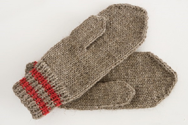 Мужские варежки спицами - 10 лучших мк пошагово