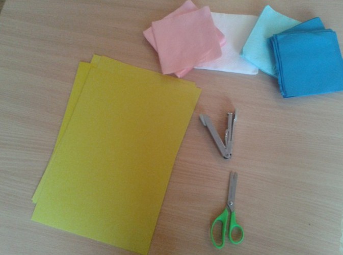 Открытка для мамы: как сделать на День матери и рождения своими руками, красивая и объемная из бумаги, на 8 марта