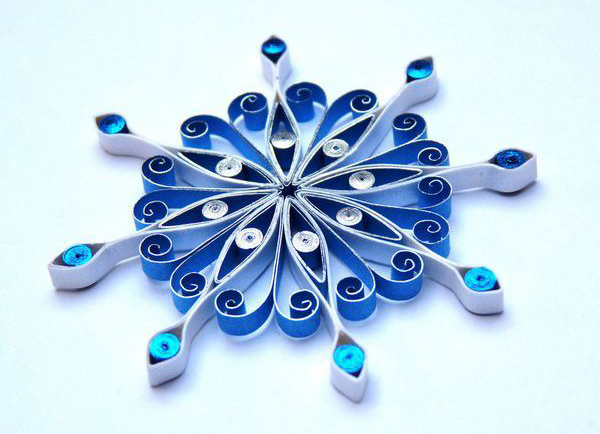 Как сделать объемную снежинку