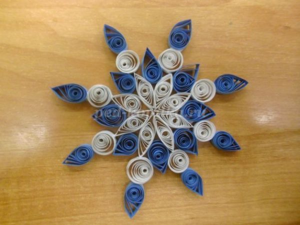 Как сделать объемную снежинку