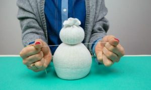 Снеговик из носка: пошаговая инструкция, советы, подробные мастер-классы с фото