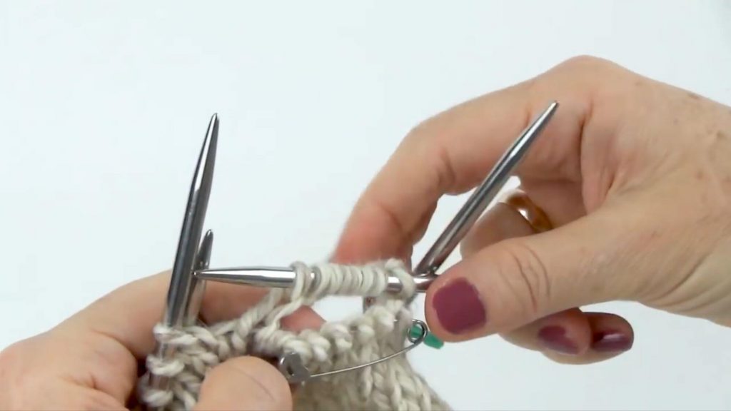 Мужские варежки спицами - 10 лучших мк пошагово