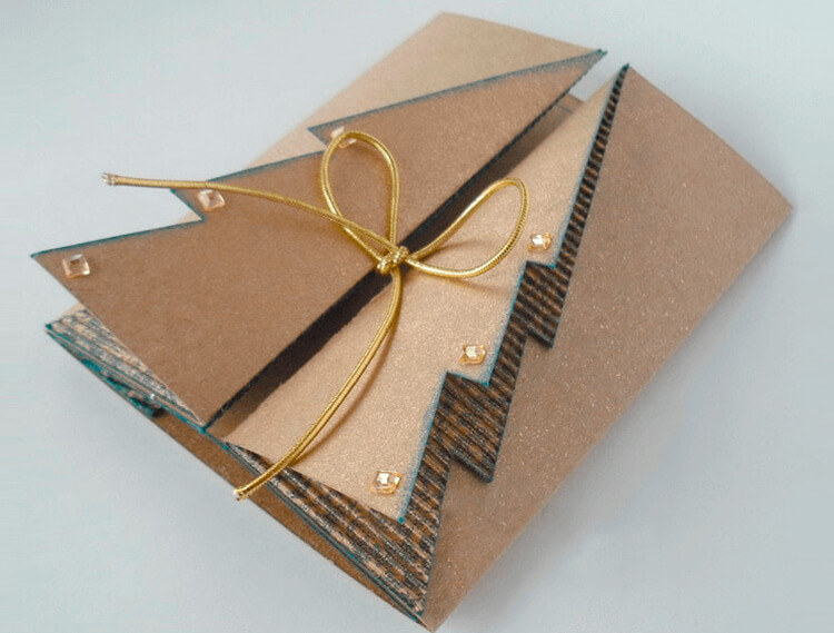 Открытки на Новый год своими руками: простые и оригинальные поделки в садик и школу Открытки на Новый год своими руками: простые и оригинальные поделки в садик и школу novogodnyaya otkrytka svoimi rukami 20