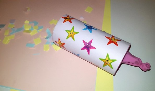 Как сделать хлопушку из бумаги: пошаговое описание изготовления и мастер класс для начинающих