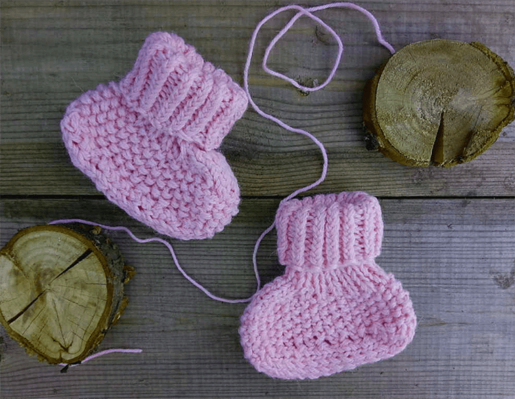 Пинетки для новорожденных малышей спицами: что можно связать для первой обуви малышам Пинетки для новорожденных малышей спицами: что можно связать для первой обуви малышам pinetki spicami s opisaniem i skhemami 30
