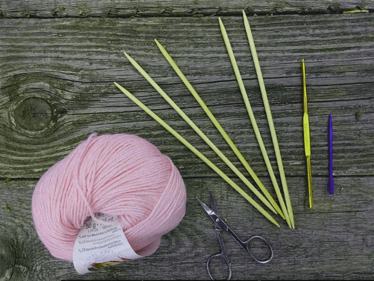 Пинетки для новорожденных малышей спицами: что можно связать для первой обуви малышам Пинетки для новорожденных малышей спицами: что можно связать для первой обуви малышам pinetki spicami s opisaniem i skhemami 31