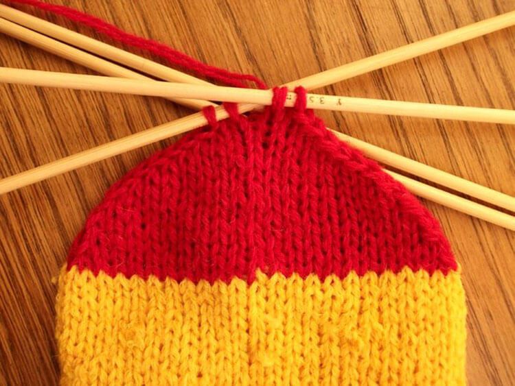 Как связать красивые носки спицами: варианты вязания на 2х и 5ти спицах Как связать красивые носки спицами: варианты вязания на 2х и 5ти спицах kak svyazat noski 42