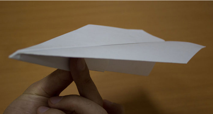 Как сделать самолет из бумаги, который далеко летает… Простое изготовление самолетика