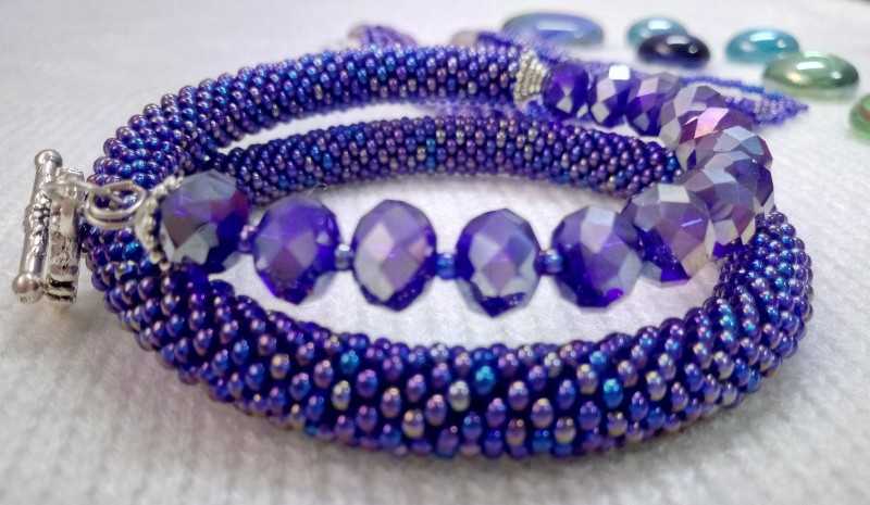 Учимся делать бисероплетение своими руками поэтапно: легкий мастер-класс для начинающих