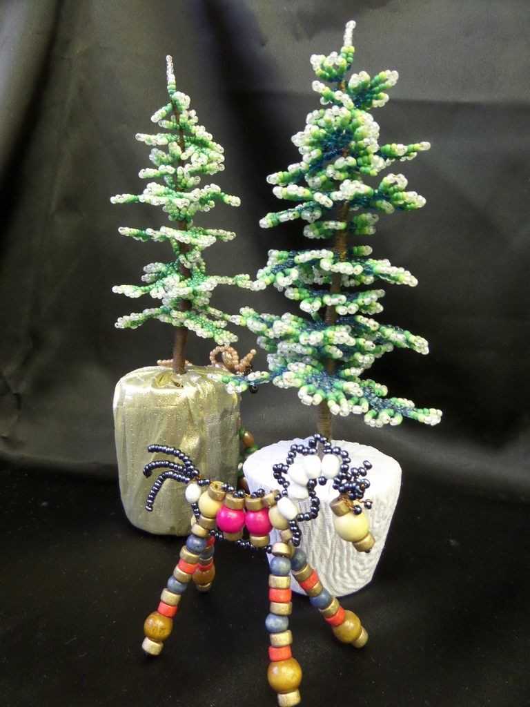 Учимся делать бисероплетение своими руками поэтапно: легкий мастер-класс для начинающих