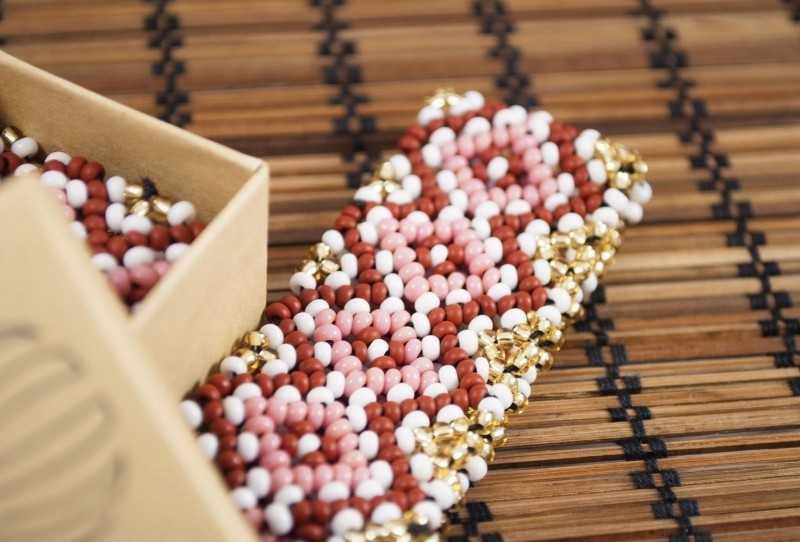 Учимся делать бисероплетение своими руками поэтапно: легкий мастер-класс для начинающих