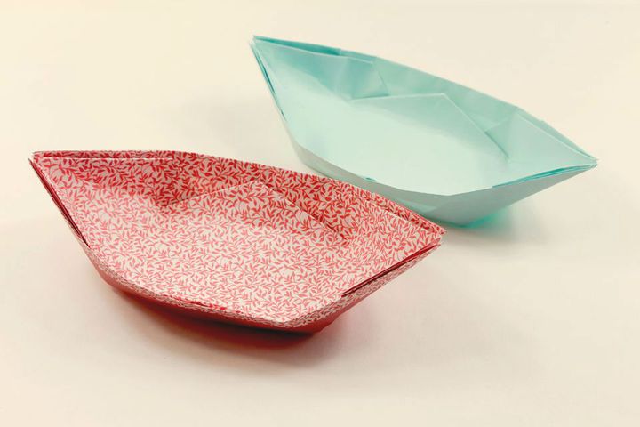 Поэтапная сборка оригами-кораблика