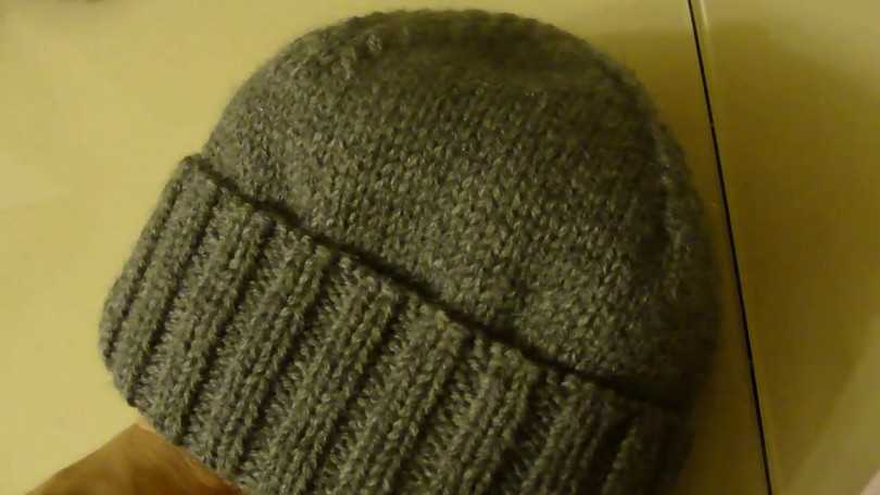 Мужская шапка спицами (110 фото): схемы с описанием и пошаговыми инструкциями