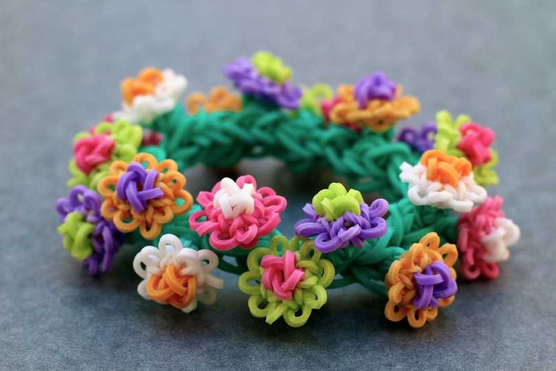 Браслеты из резинок на рогатке: особенности технологии плетения ангела и сердечка крючком, мастер-классы