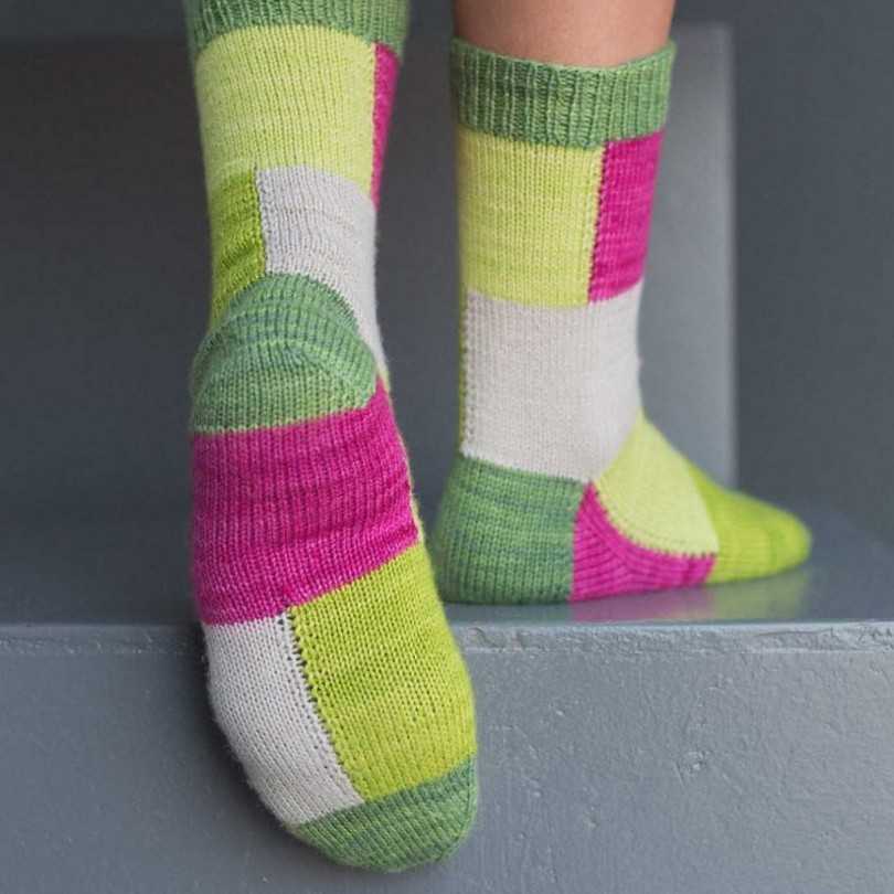 Носочки на двух спицах с описанием