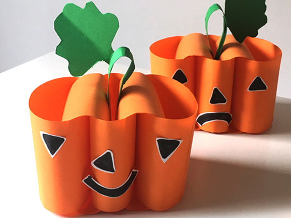 Тыква из цветной бумаги - поделка для детского сада