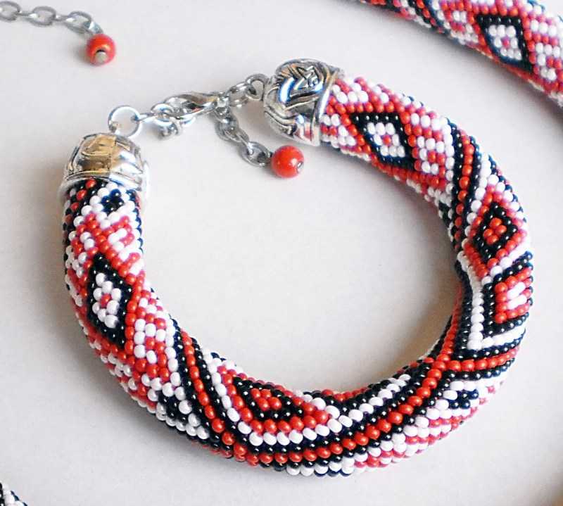 Браслеты из бисера - обзоры лучших вариантов самодельных браслетов из бисера