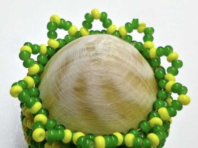 Учимся делать бисероплетение своими руками поэтапно: легкий мастер-класс для начинающих