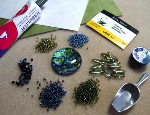 Учимся делать бисероплетение своими руками поэтапно: легкий мастер-класс для начинающих