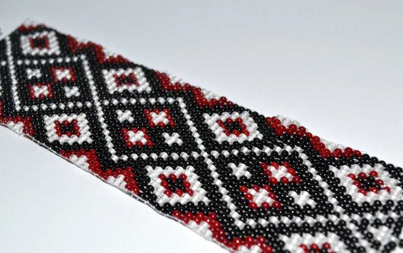 Браслеты из бисера - обзоры лучших вариантов самодельных браслетов из бисера