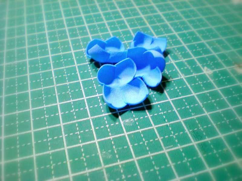 Цветы из фоамирана