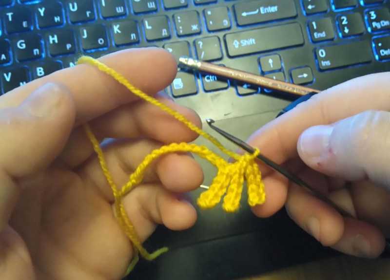 Манишка спицами