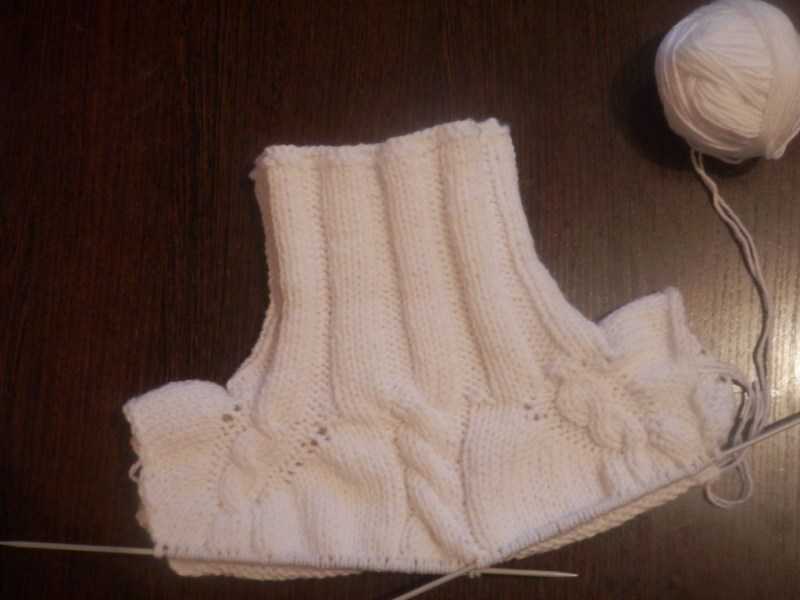 Манишка спицами