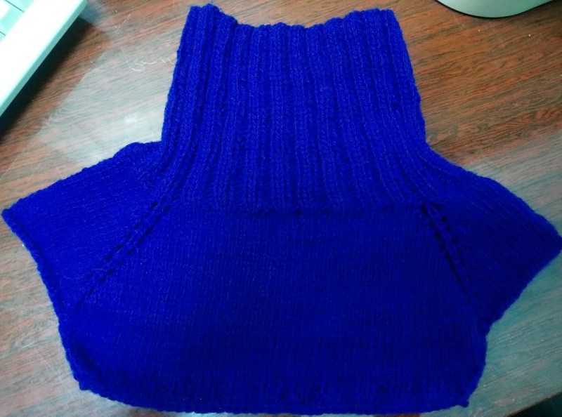 Манишка спицами