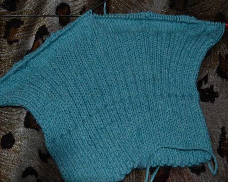 Манишка спицами